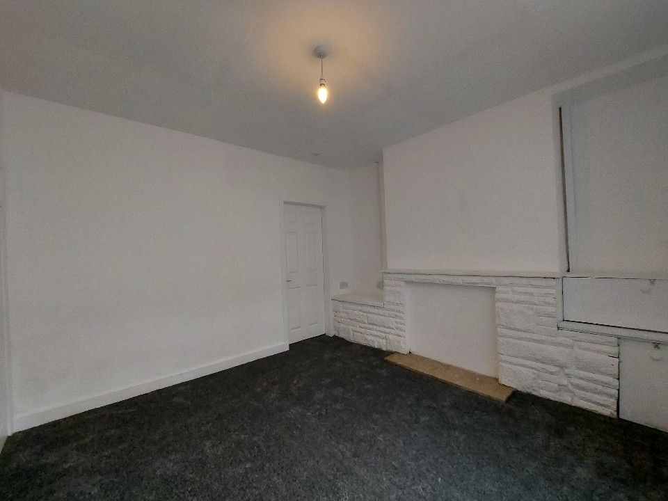 3 bed terraced house to rent in Dane Street, Burnley BB10, £525 pcm