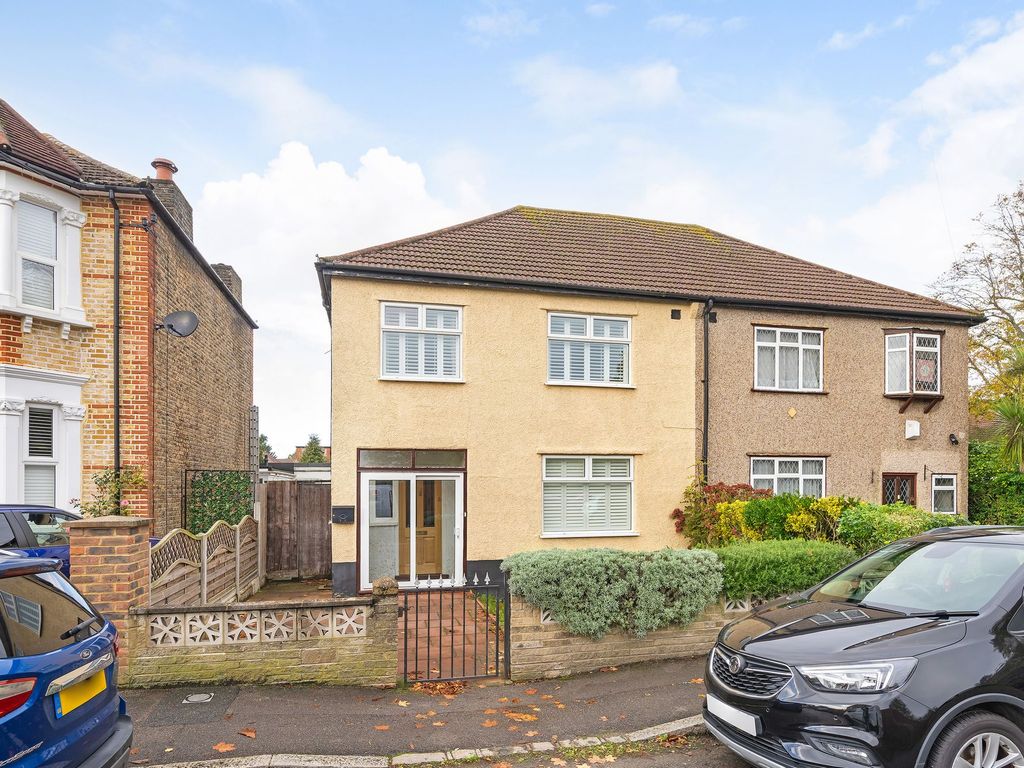 3 bed semidetached house for sale in Gwydor Road, Beckenham BR3, £