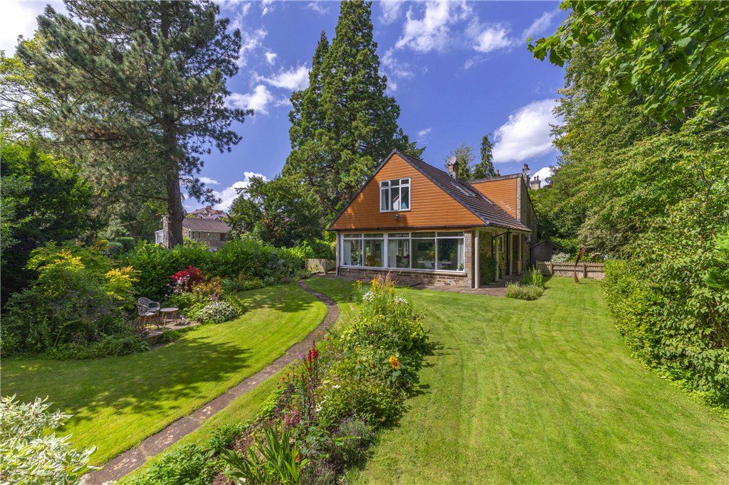 4 bed detached house for sale in Grassington Road, Skipton BD23, £