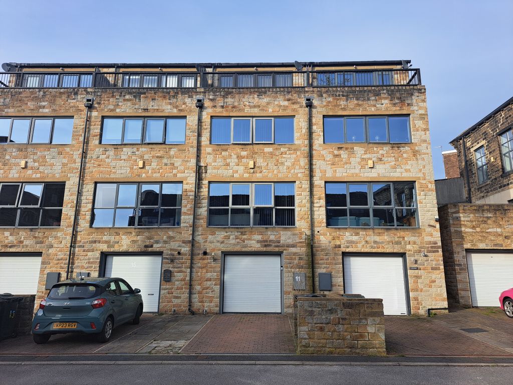 4 bed town house for sale in Lund Street, Bingley, West Yorkshire BD16