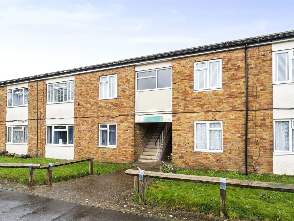 2 bed flat for sale in Eden Grove Road, Byfleet, West Byfleet KT14, £