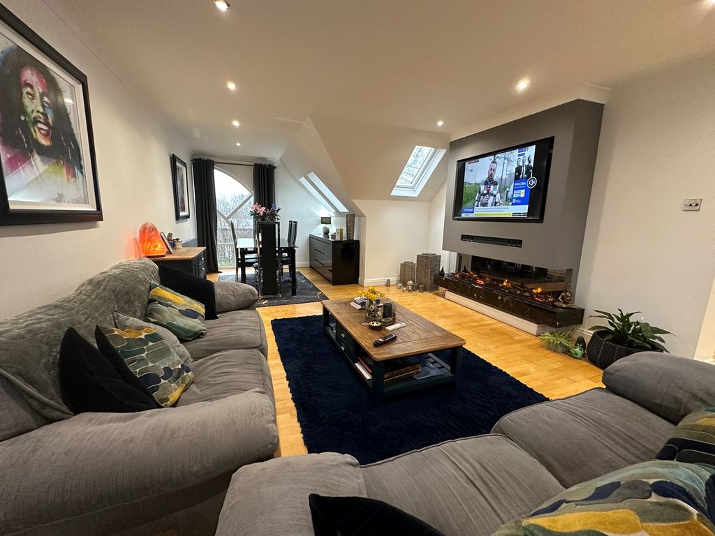 2 bed flat for sale in Pilsworth Road, Bury BL9, £210,000 Zoopla