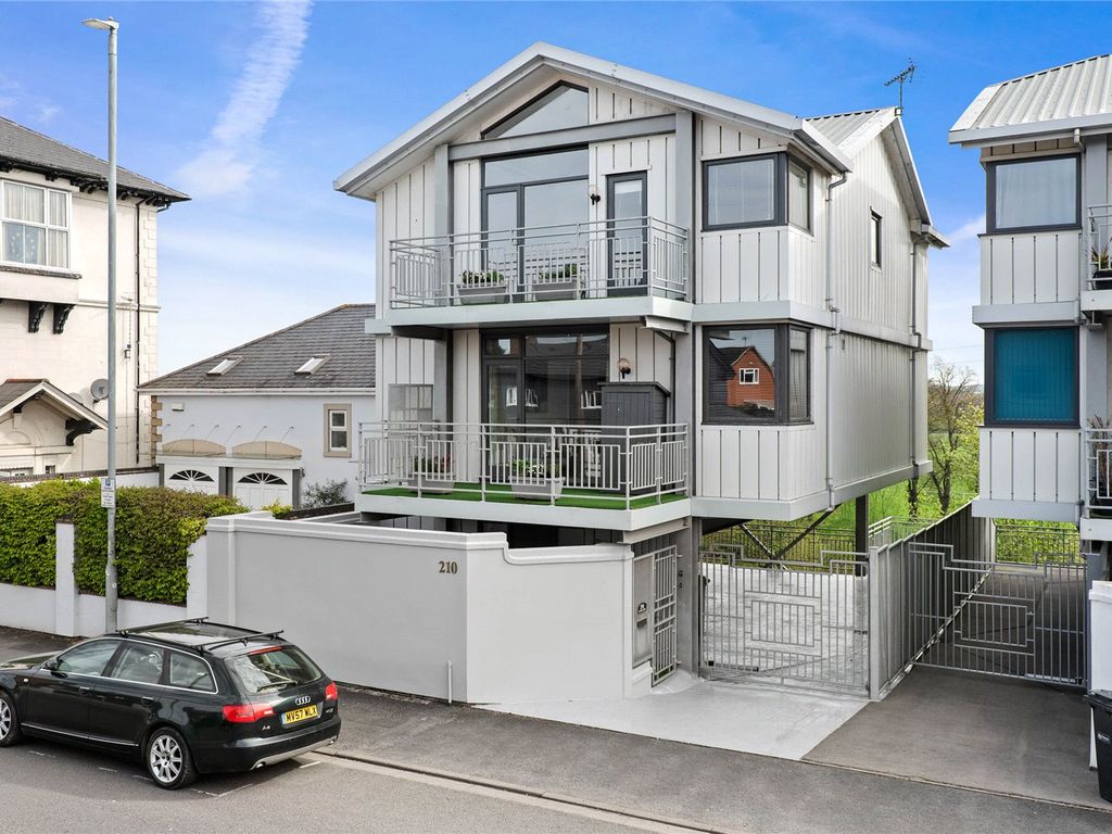 4 bed detached house for sale in Henwick Road, Worcester WR2 Zoopla