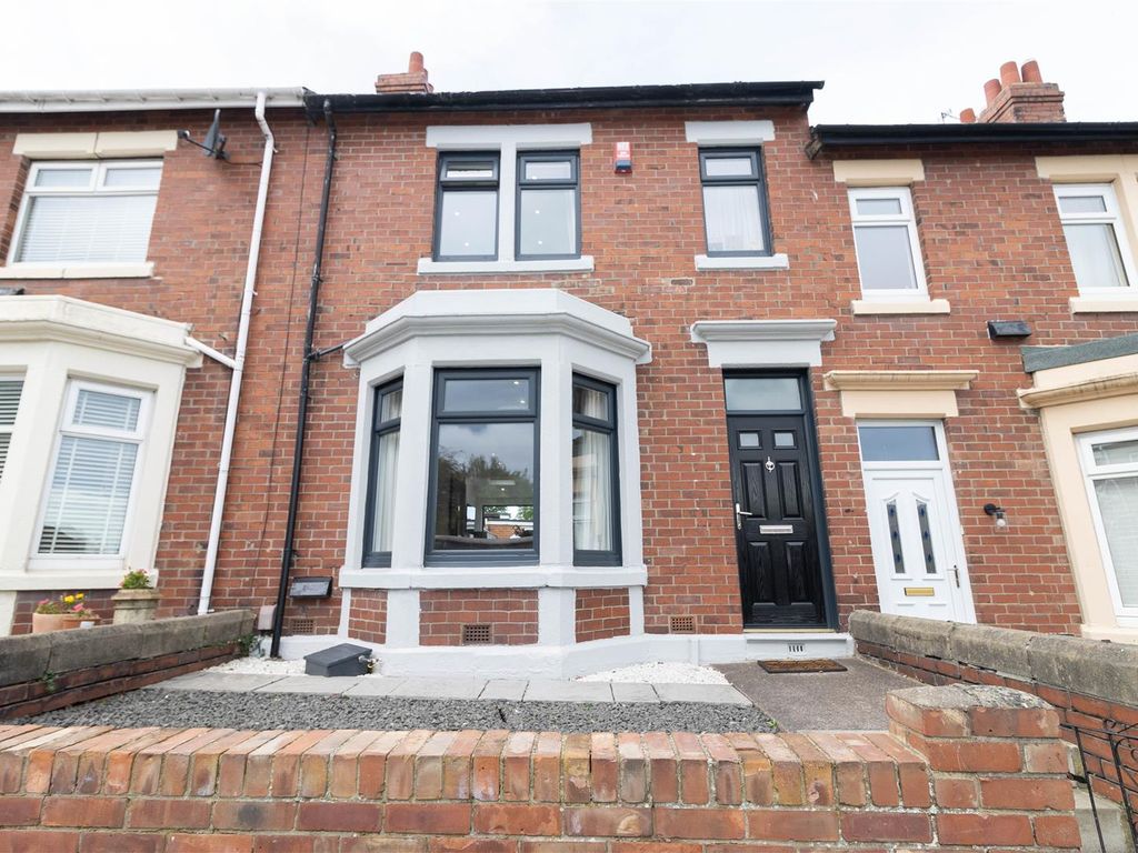 3 bed property for sale in Park Terrace, Dunston, Gateshead NE11, £