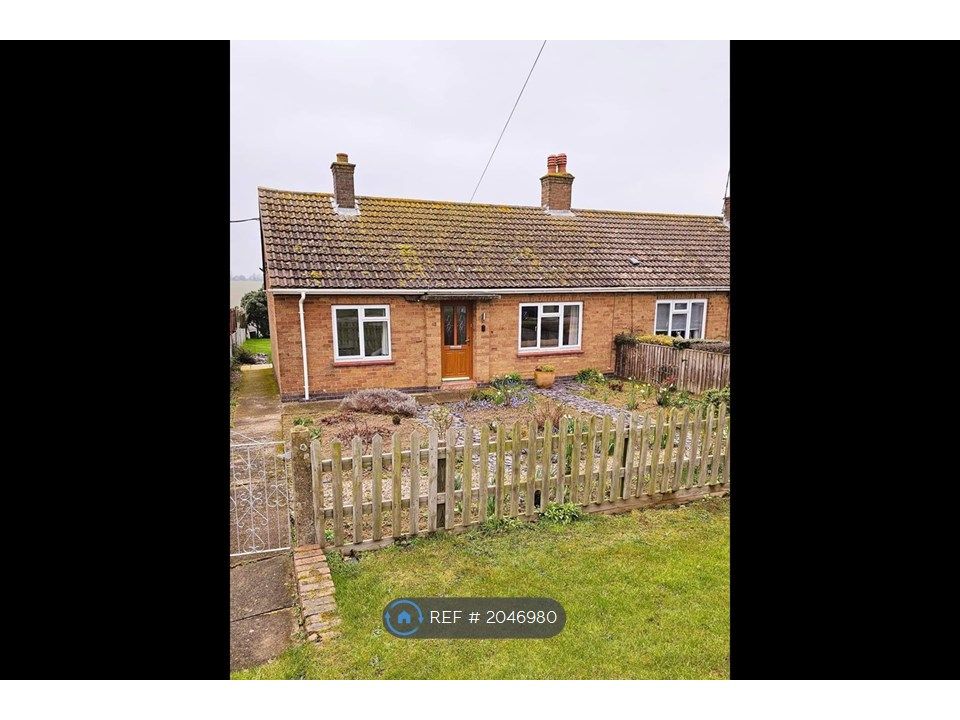 2 bed bungalow to rent in Litchborough Road, Farthingstone, Towcester