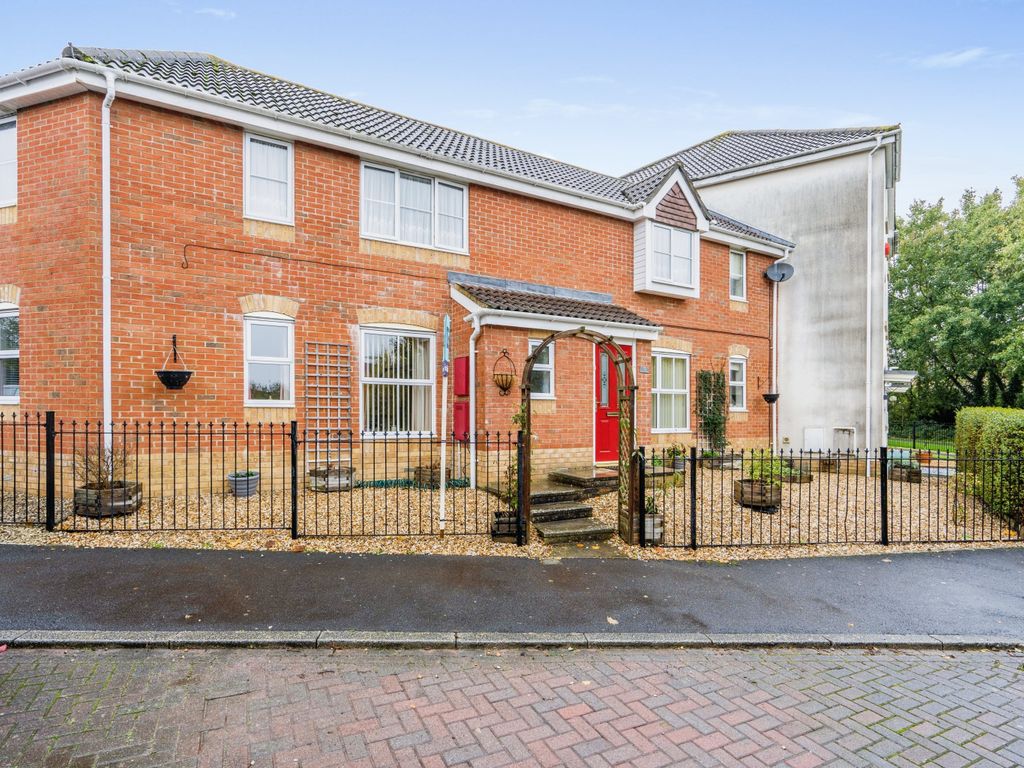 3 bed terraced house for sale in Jessica Crescent, Totton, Southampton, Hampshire SO40 Zoopla