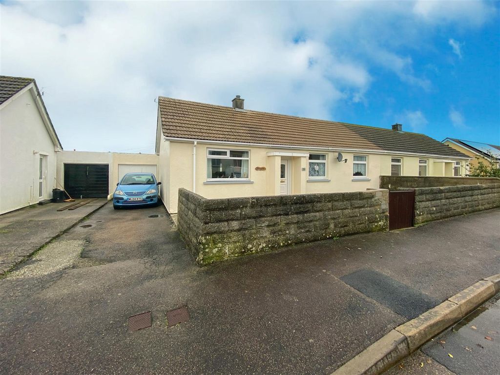 3 bed semidetached bungalow for sale in Trethern Close, Troon