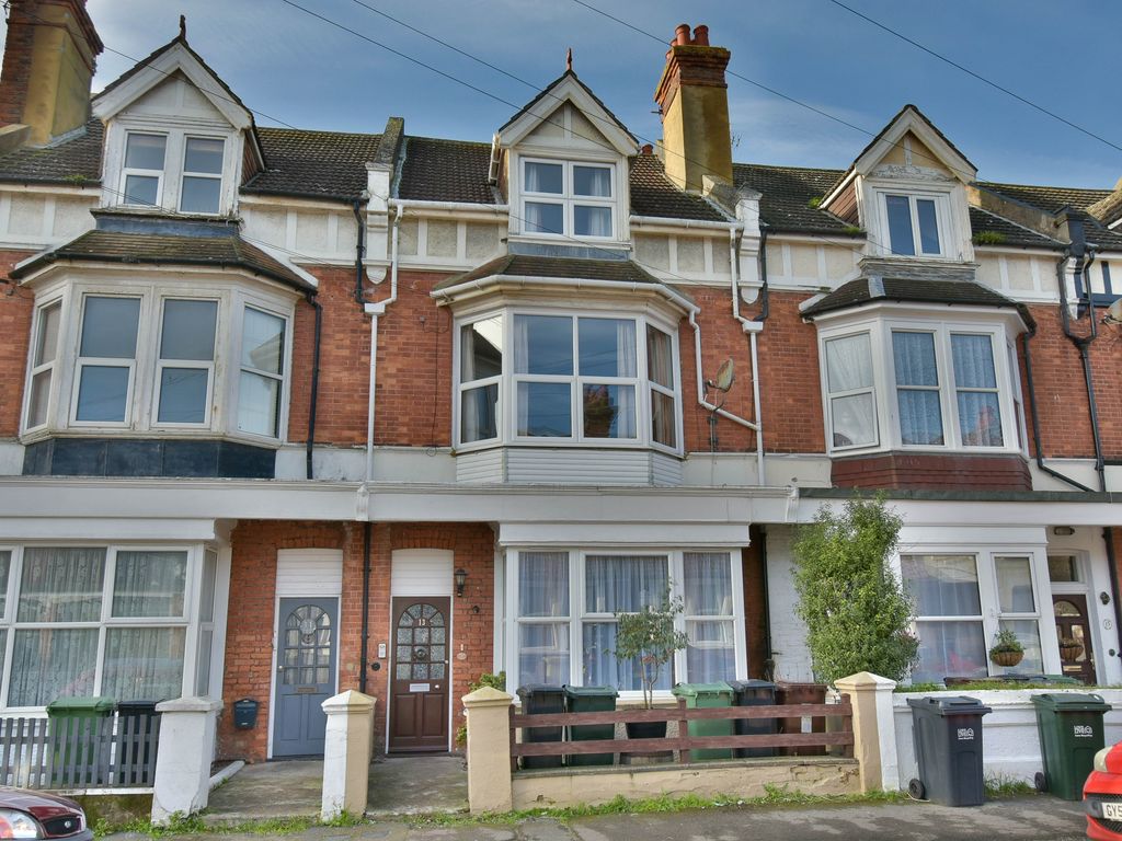 3 bed flat to rent in Reginald Road, BexhillOnSea TN39, £1,100 pcm
