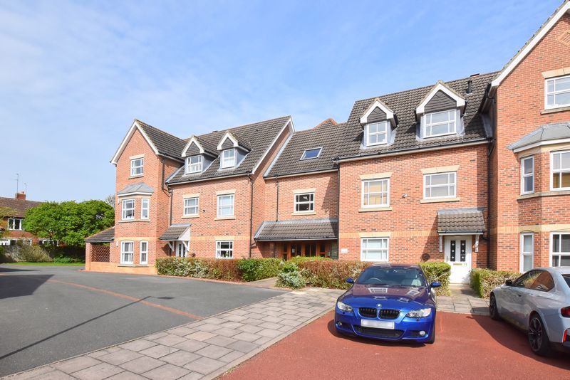 2 bed flat for sale in Highbridge, Gosforth, Newcastle Upon Tyne NE3
