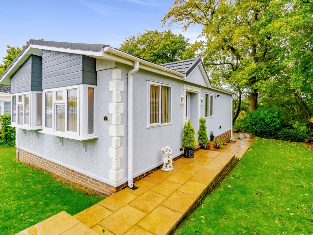 2 bed property for sale in St. Peters Avenue, Berrys Green Road, Berrys