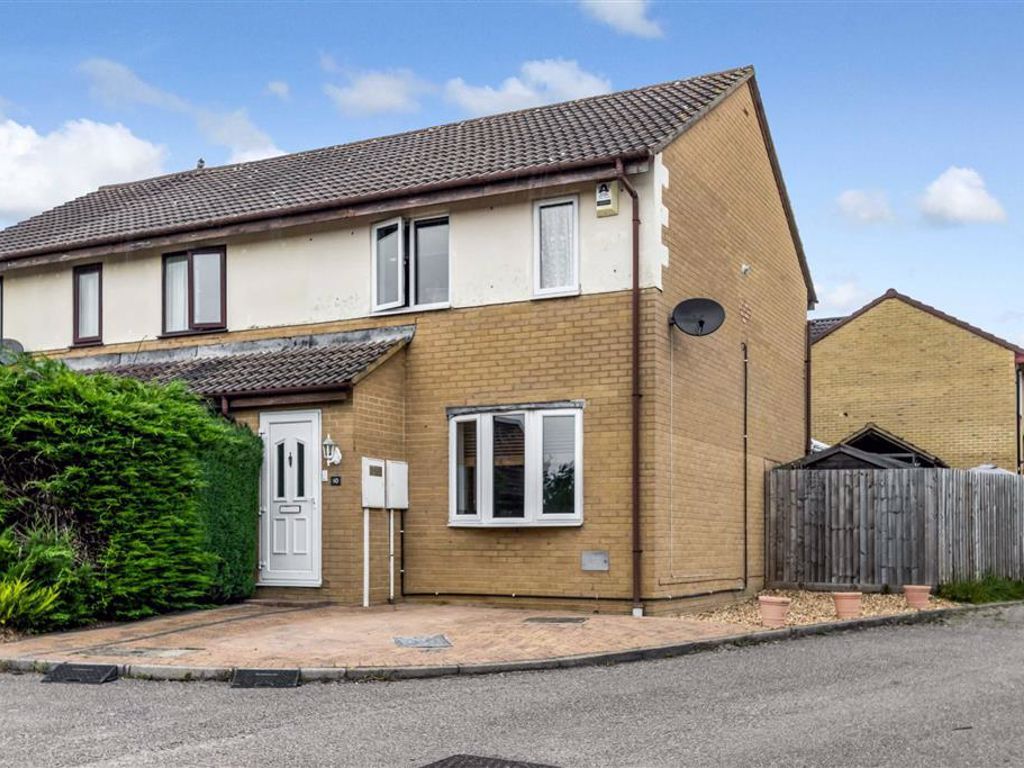 3 bed semidetached house for sale in Valens Close, Crownhill, Milton