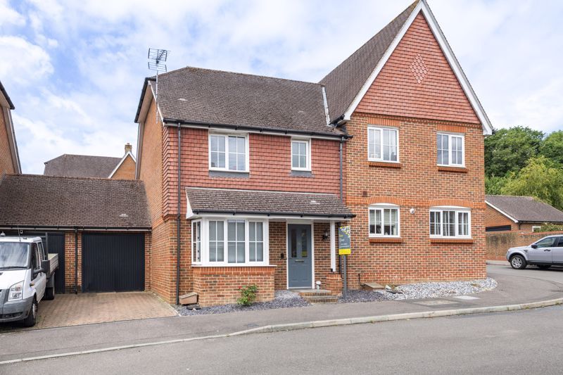3 bed semidetached house for sale in Baxendale Way, Uckfield TN22 Zoopla