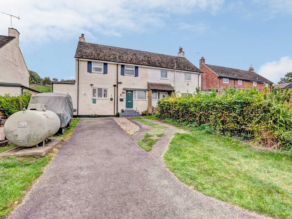 3 bed semidetached house for sale in Wellfield Road, Piddington, High