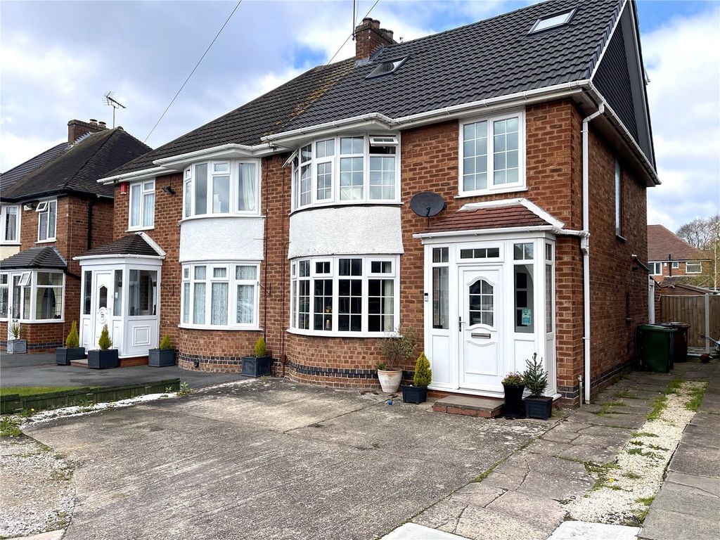 4 bed semidetached house for sale in Whateley Crescent, Castle