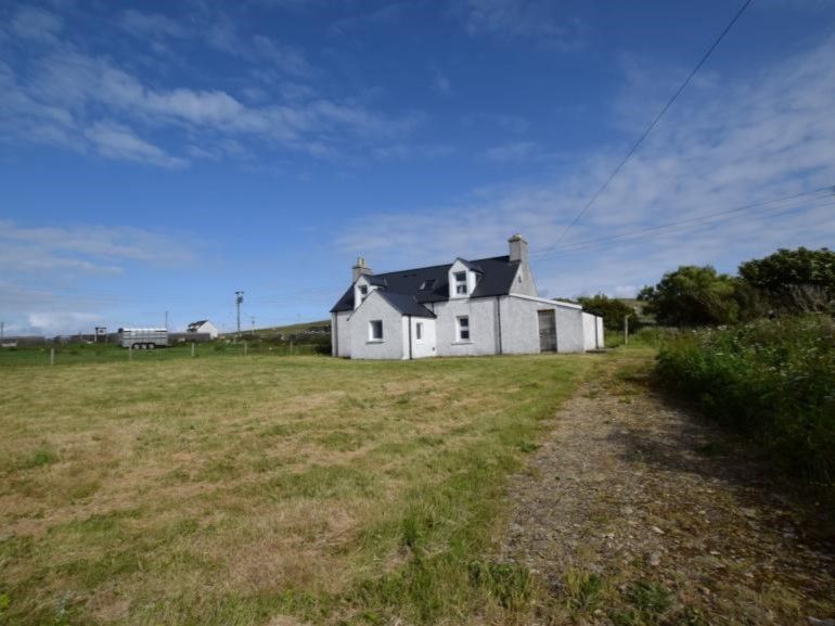 2 bed detached house for sale in Sollas, Isle Of North Uist HS6, £