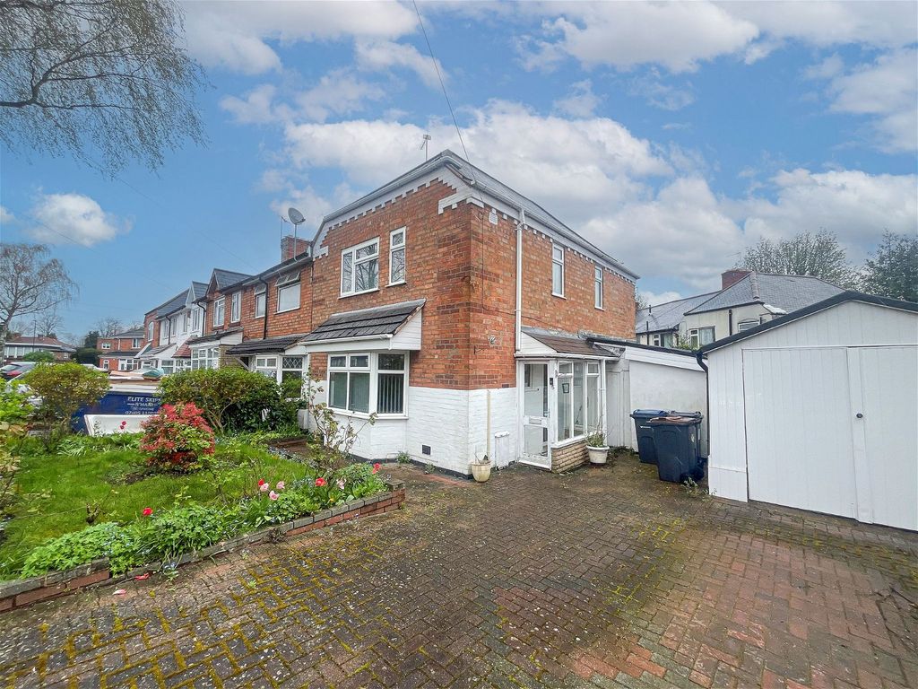 3 bed semidetached house for sale in Road, Birmingham B28, £