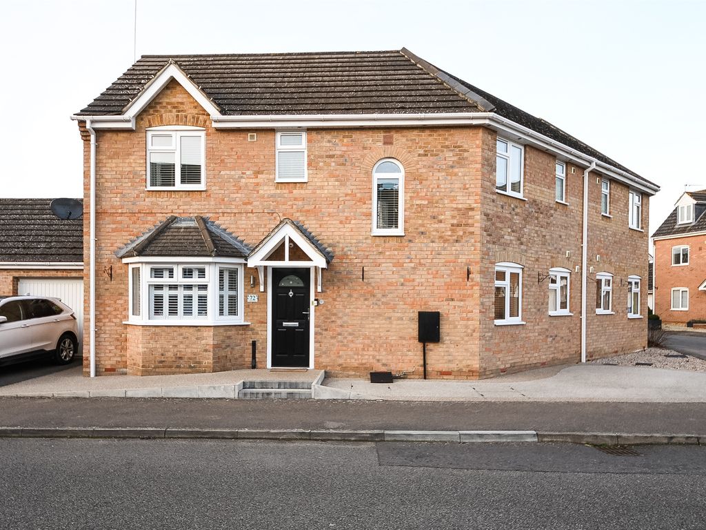 4 bed semidetached house for sale in Landseer Drive, Downham Market
