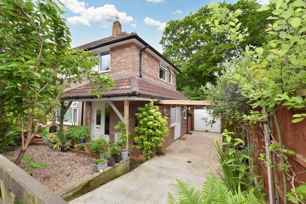 2 bed semidetached house for sale in Queenswood Road, Leeds, West