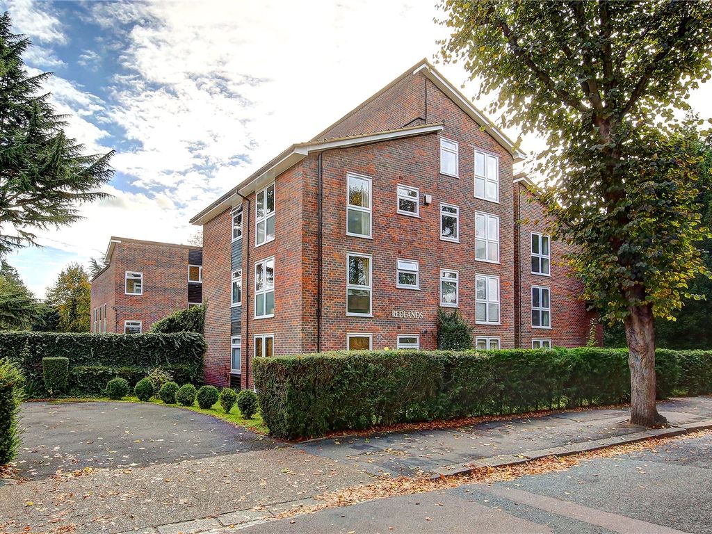 2 bed flat to rent in Cromwell Road, Teddington TW11 Zoopla