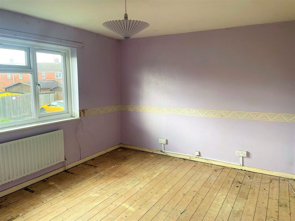 3 bed terraced house for sale in St. Close, Warminster BA12