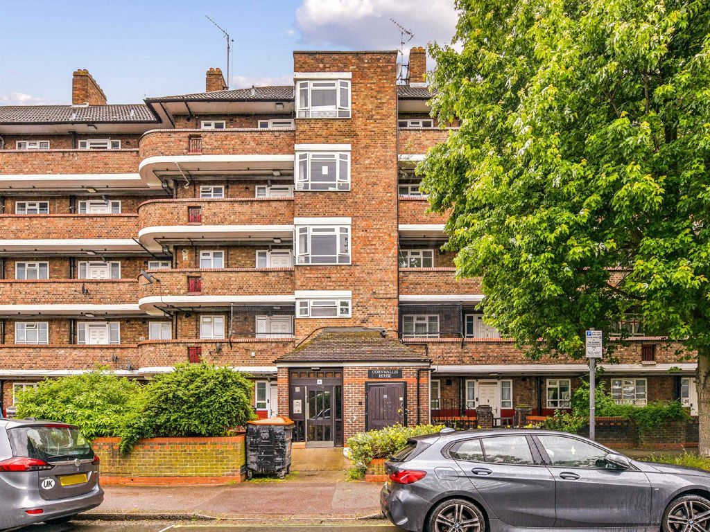 2 bed flat to rent in India Way, London W12, £2,349 pcm - Zoopla