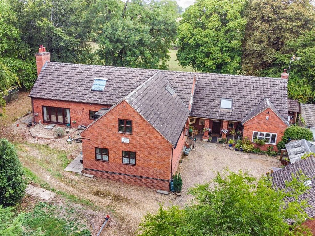 7 bed detached house for sale in Harborough Road, Great Oxendon, Market