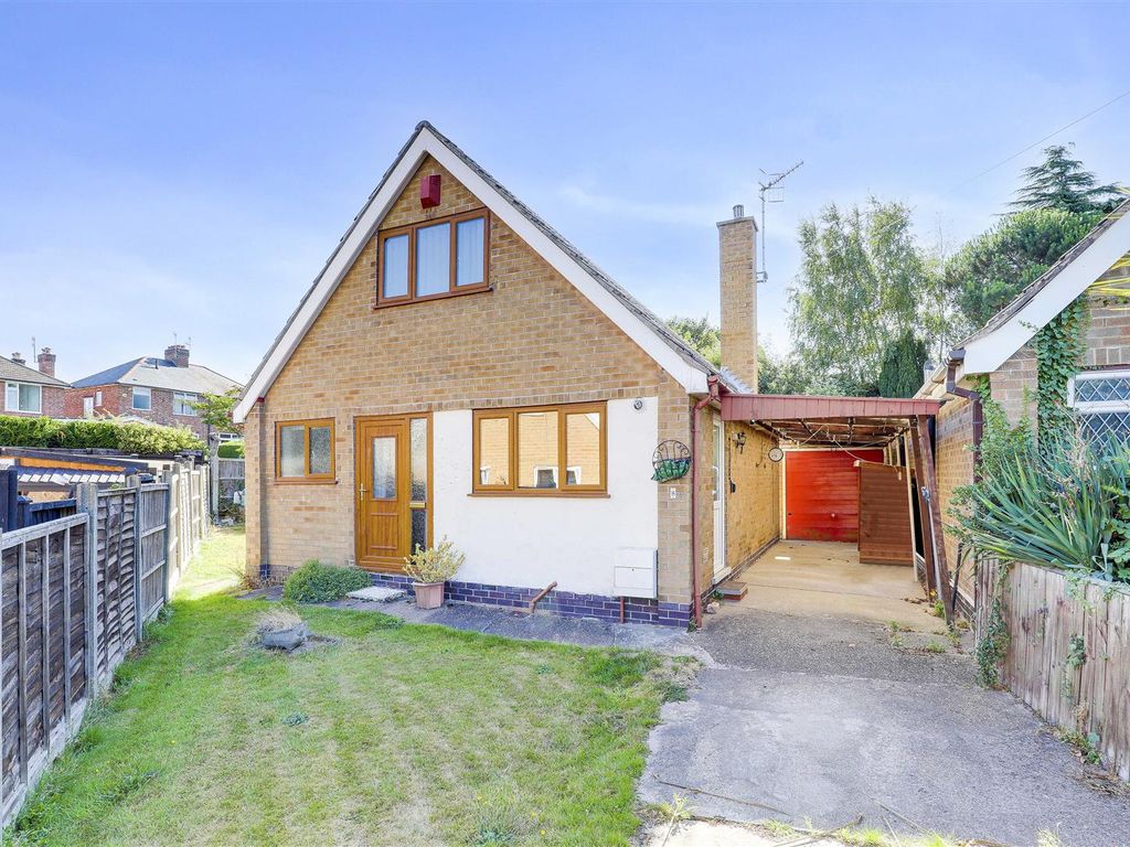 2 bed detached house for sale in Appledorne Way, Redhill