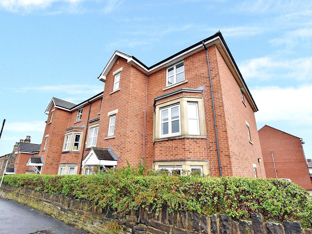 2 bed flat for sale in Sheridan House, Street Lane, Gildersome, Leeds
