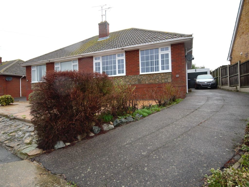 2 bed bungalow to rent in Freemans Close, Seasalter, Whitstable CT5, £