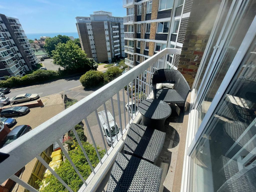 1 bed flat to rent in Furze Hill, Hove BN3 Zoopla