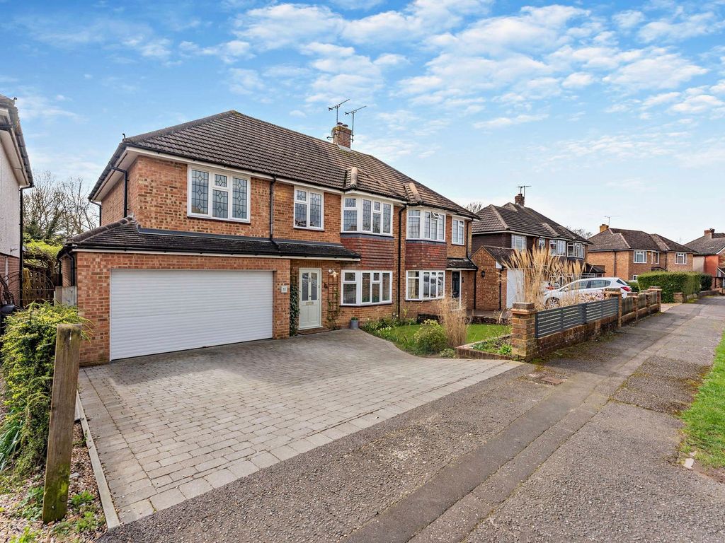 4 bed semidetached house for sale in Campbell Crescent, East Grinstead