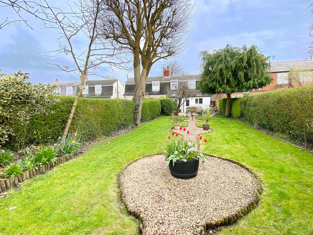 3 bed semidetached house for sale in Crab Lane, Harrogate HG1, £