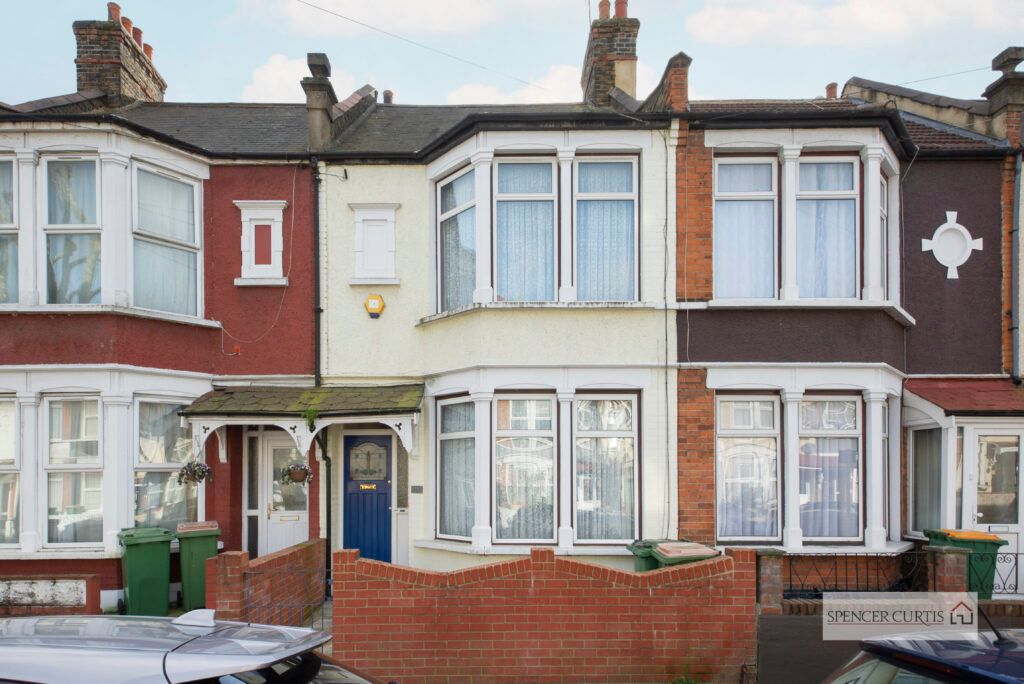 2 bed terraced house to rent in Henniker Gardens, East Ham, London E6