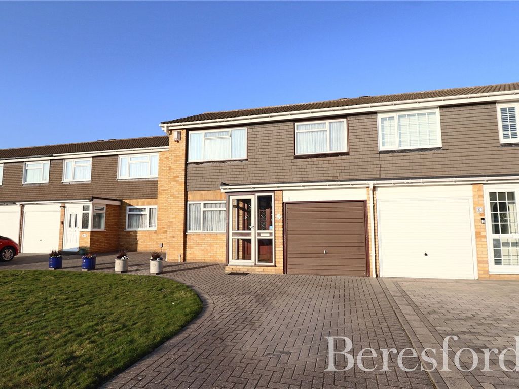 3 bed semidetached house for sale in Hilary Close, Hornchurch RM12