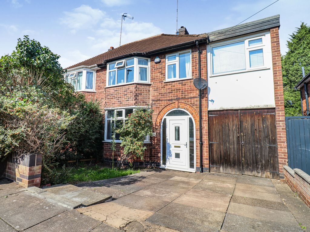 4 bed semidetached house for sale in Lindfield Road, Western Park