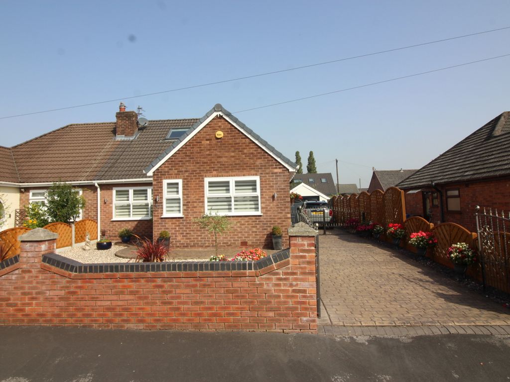 2 bed semidetached bungalow for sale in Woodland Avenue, Hindley Green
