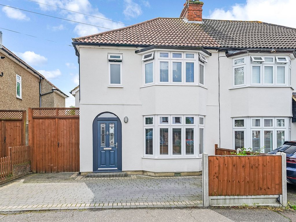 4 bed semidetached house for sale in Tower Road, Epping CM16, £874,995