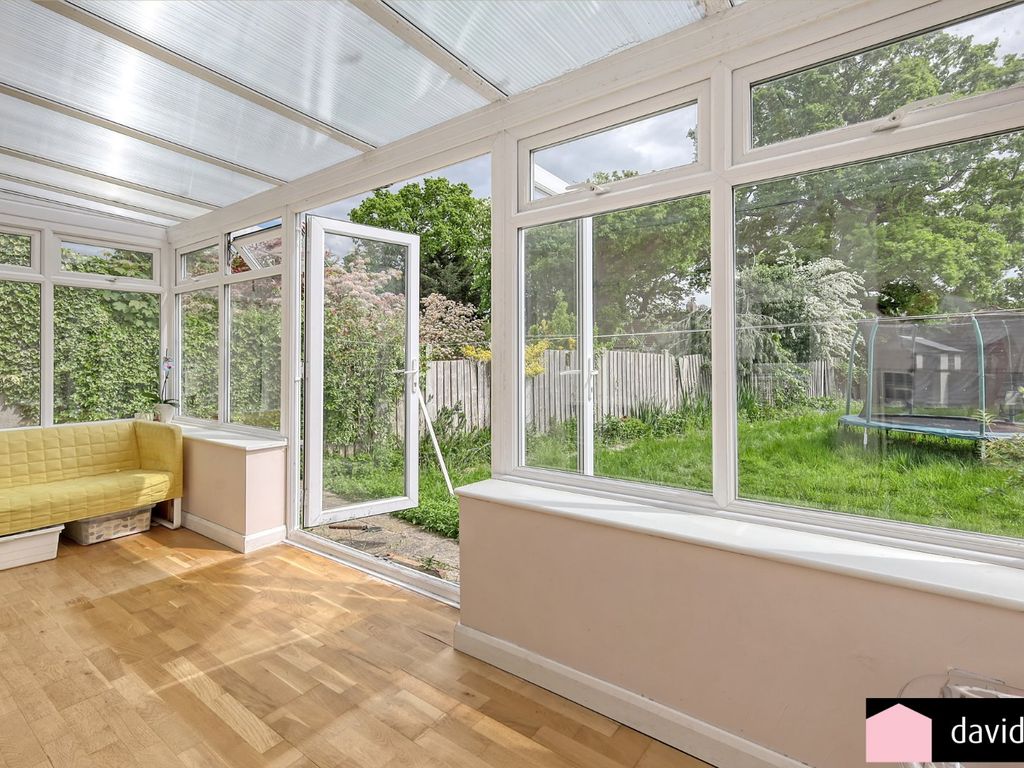 4 bed semidetached house for sale in Ardleigh Green Road, Hornchurch