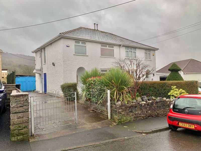 3 bed semidetached house for sale in Derwen Road, Alltwen, Pontardawe
