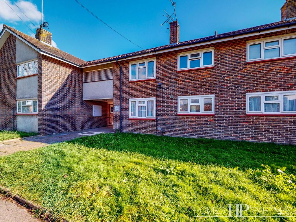 2 bed flat to rent in Scott Road, Crawley RH10 Zoopla