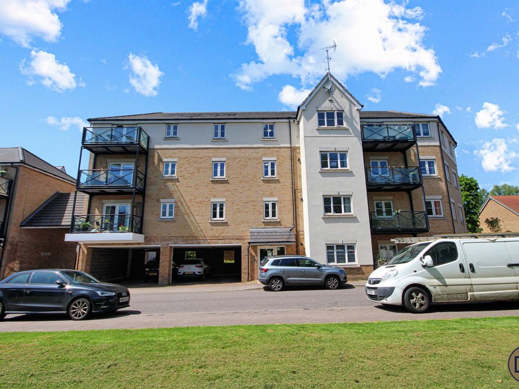 2 bed flat for sale in Blenheim Square, North Weald, Essex CM16 Zoopla