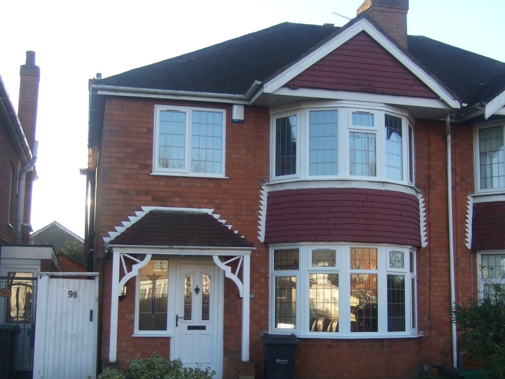 3 bed semidetached house to rent in Newton Road, Birmingham, West
