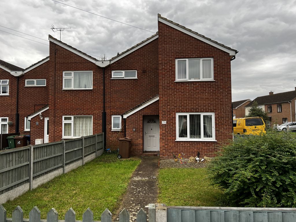 3 bed end terrace house for sale in Cherry Orchard, Northway