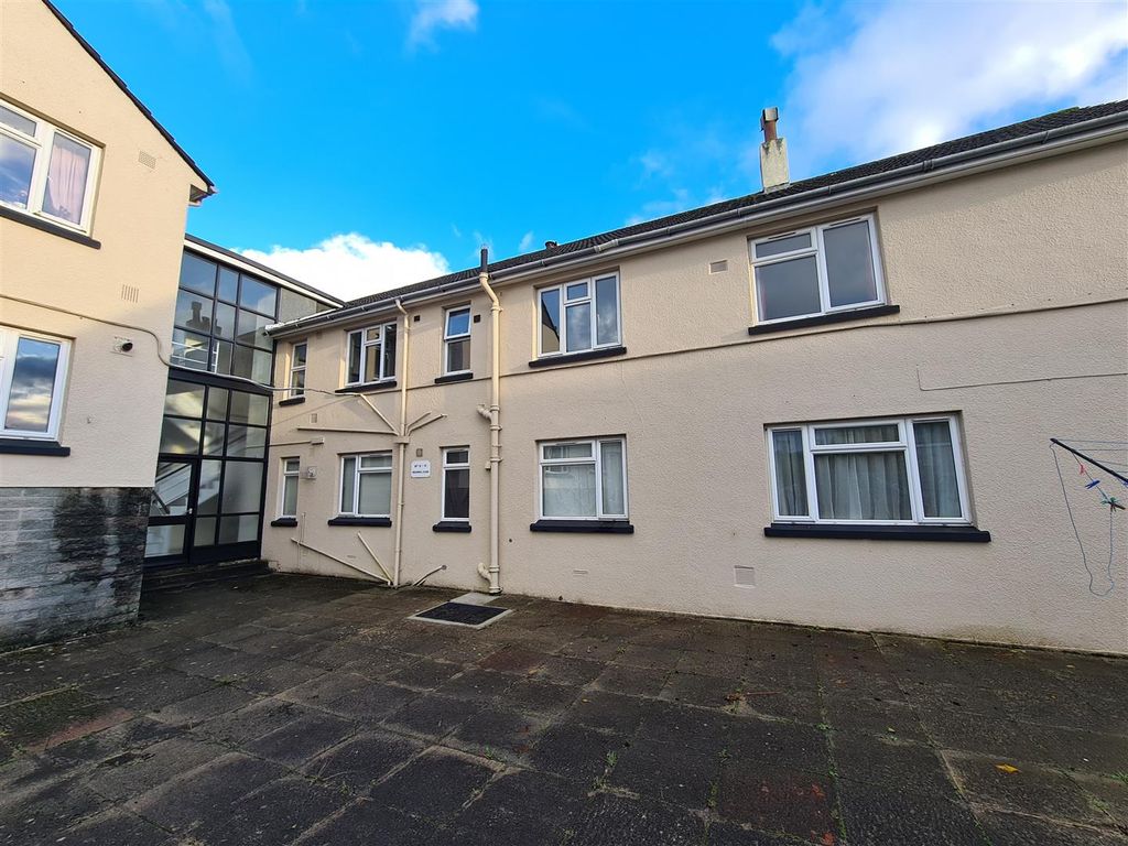 2 bed flat for sale in Trecarrell Close, Launceston PL15 Zoopla