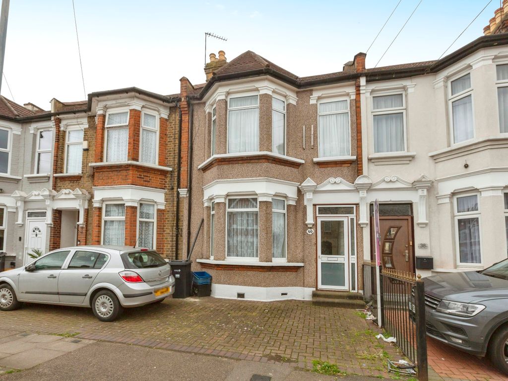 3 bed terraced house for sale in Hampton Road, Ilford IG1, £450,000