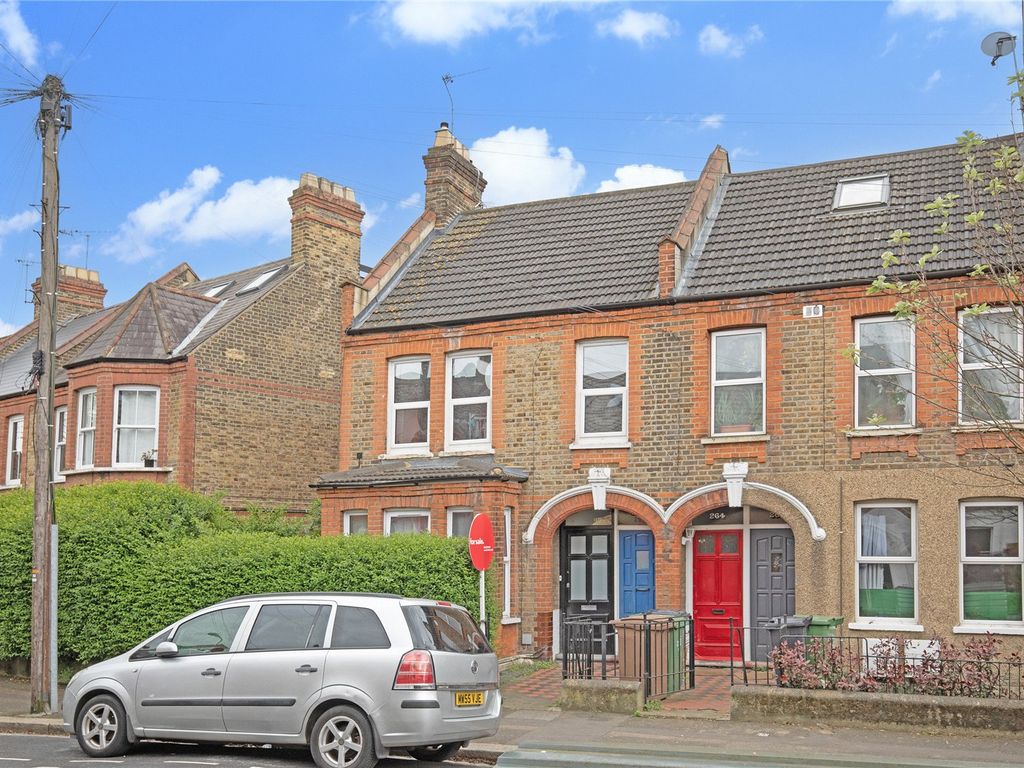 2 bed flat for sale in Brettenham Road, Walthamstow, London E17, £