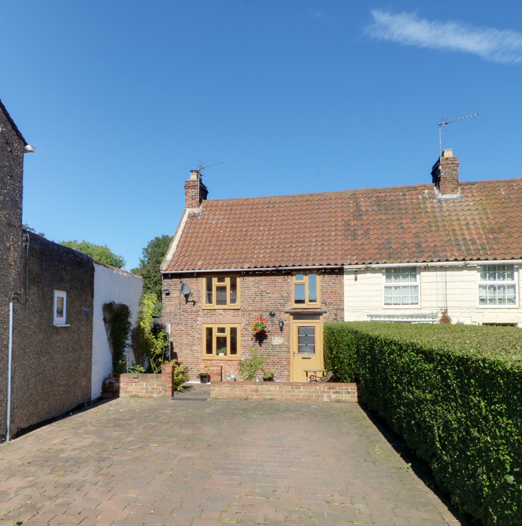 2 bed semidetached house for sale in Ferry Road East, BarrowUpon