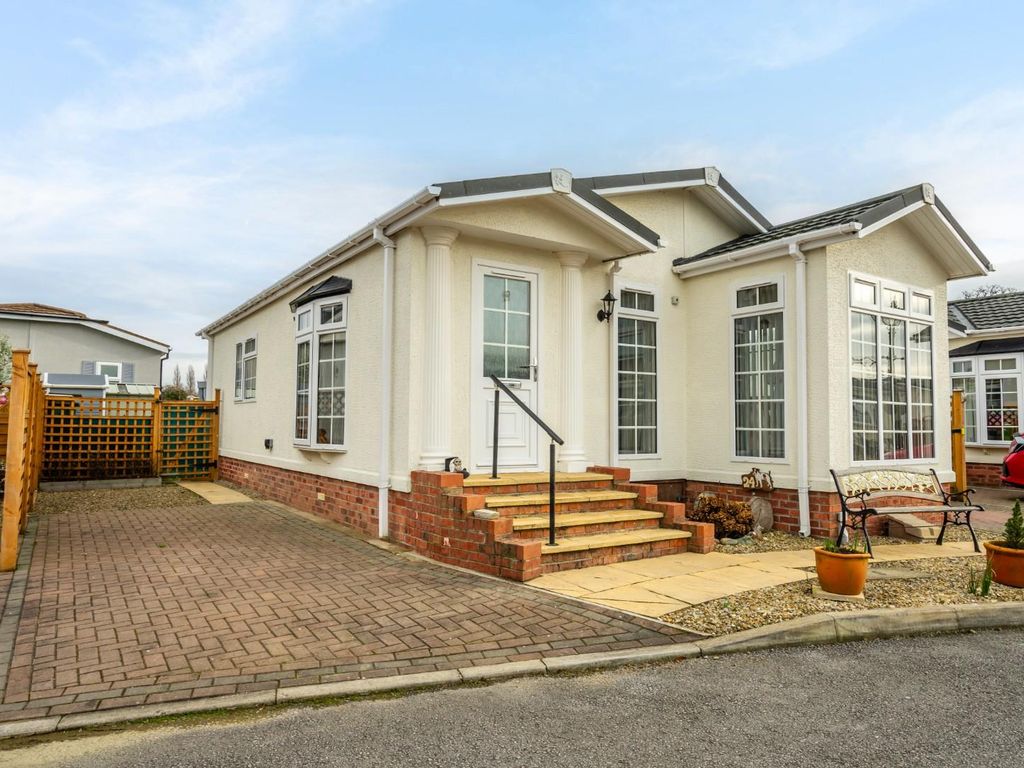 2 bed detached bungalow for sale in Swanlow Drive, Acaster Malbis, York