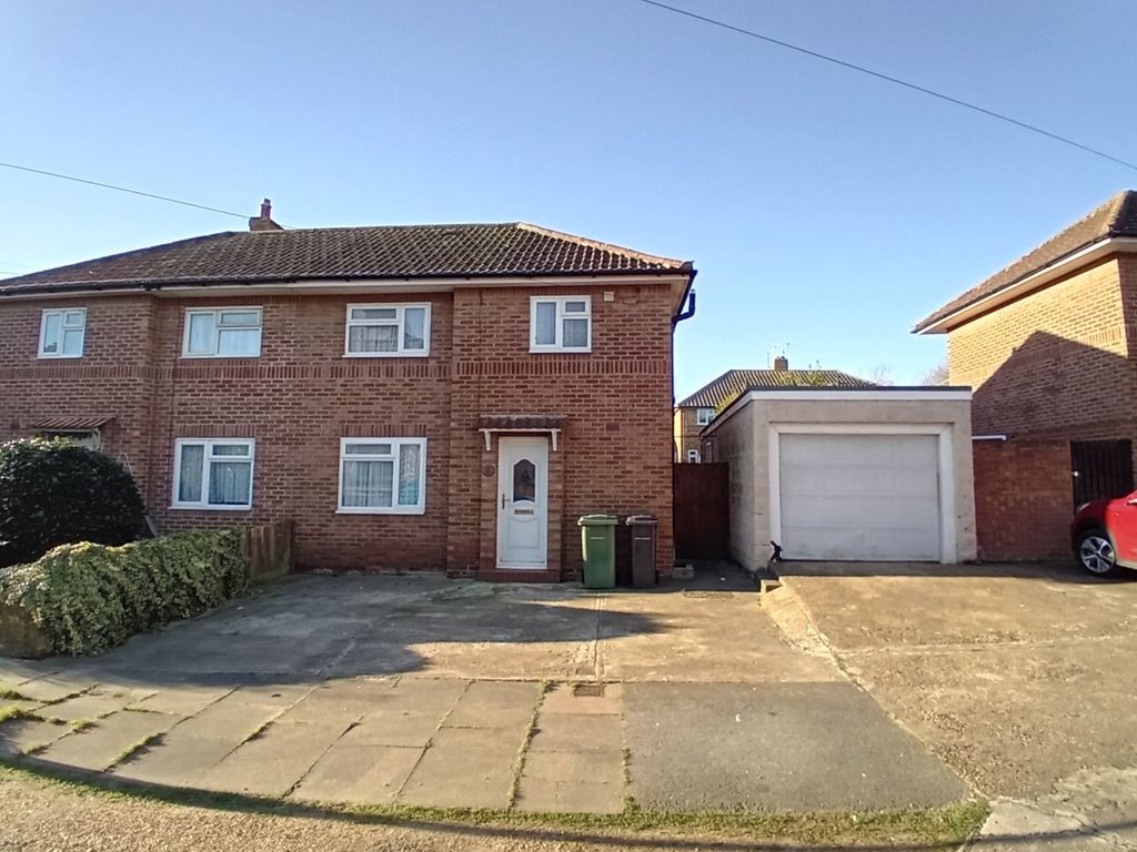 3 bed semidetached house for sale in Ringwood Road, Bexhill On Sea