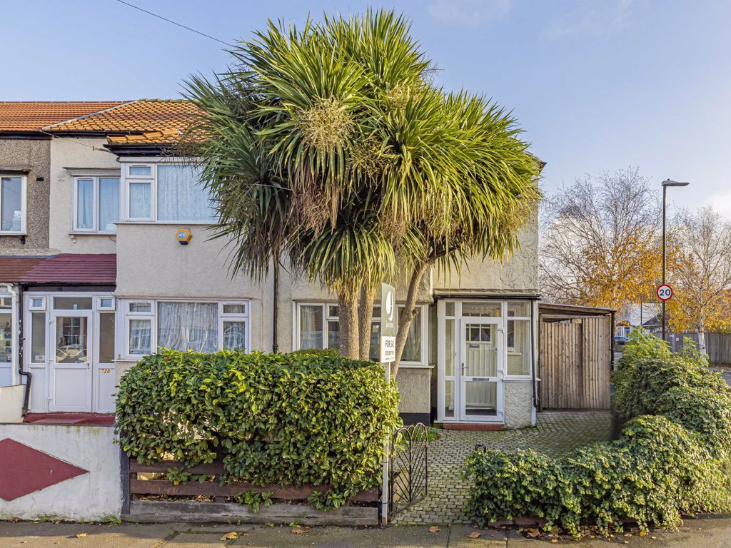 3 bed property for sale in Grove Road, Mitcham CR4 Zoopla